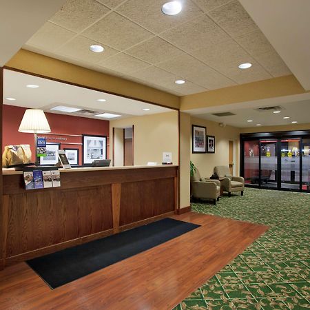 Hampton Inn Sidney Beltér fotó