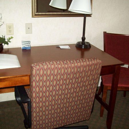 Hampton Inn Sidney Kültér fotó