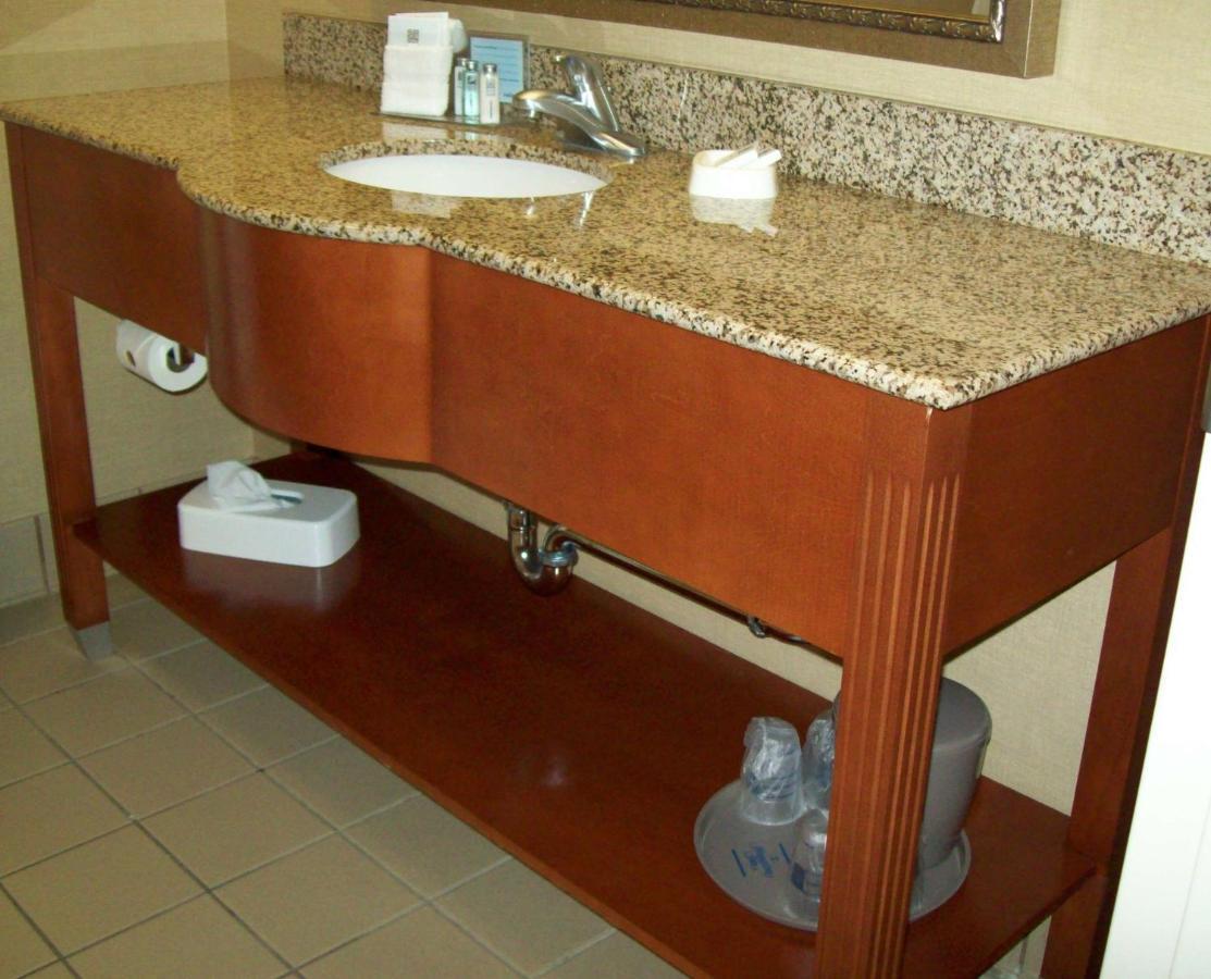 Hampton Inn Sidney Kültér fotó
