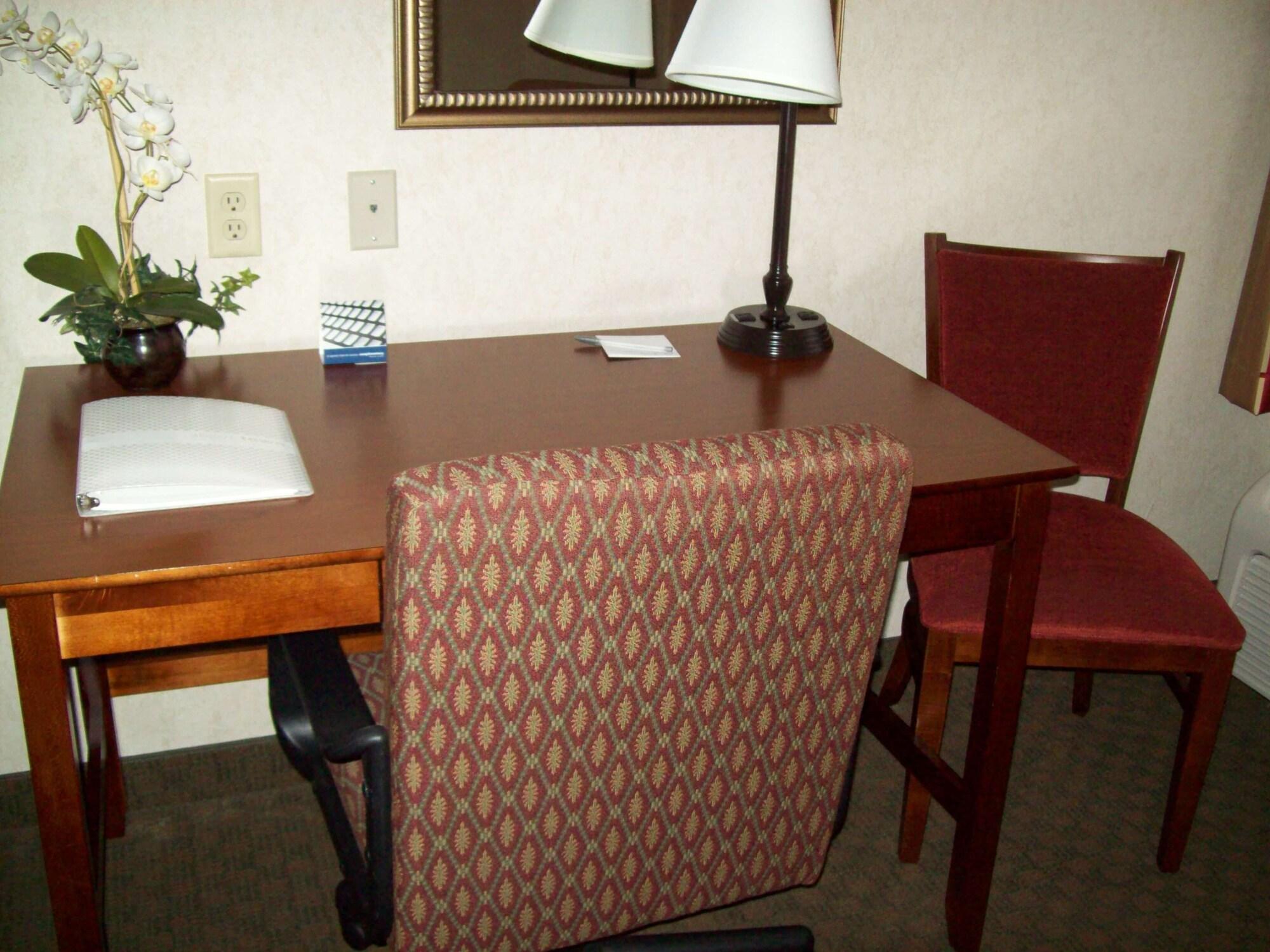 Hampton Inn Sidney Kültér fotó