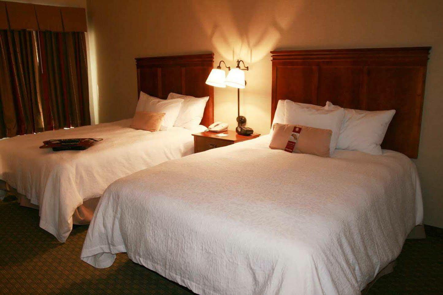 Hampton Inn Sidney Kültér fotó
